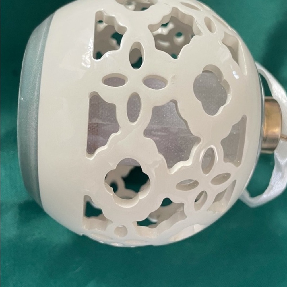 Elegant Cream Decorative Lantern